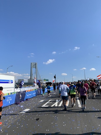 The start line of the race at the top of the Verrazano bridge.