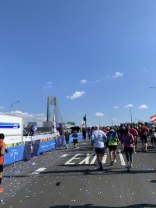 The start line of the race at the top of the Verrazano bridge.